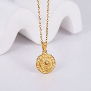 New! Gold Sun and Moon Pendant Necklace (1007) NWOT